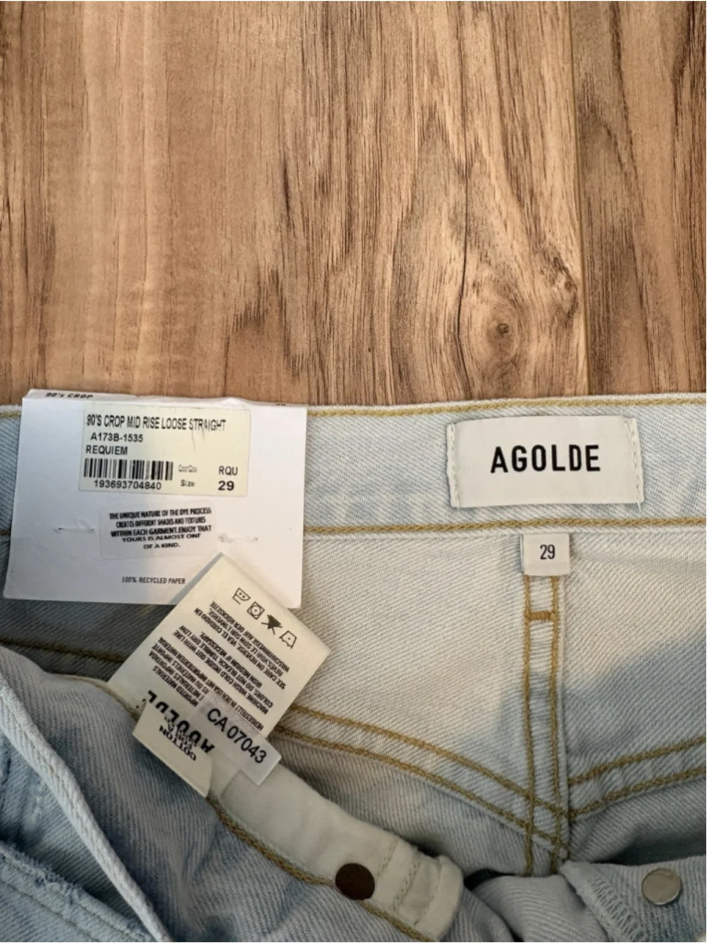 NWT AGOLDE 90s Mid Rise Straight Crop Jeans Distressed Light Wash Size 29 - Picture 8 of 12